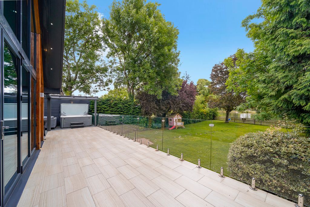 Additional image 8 of 3 bed detached house for saleDockett Eddy, Chertsey KT16