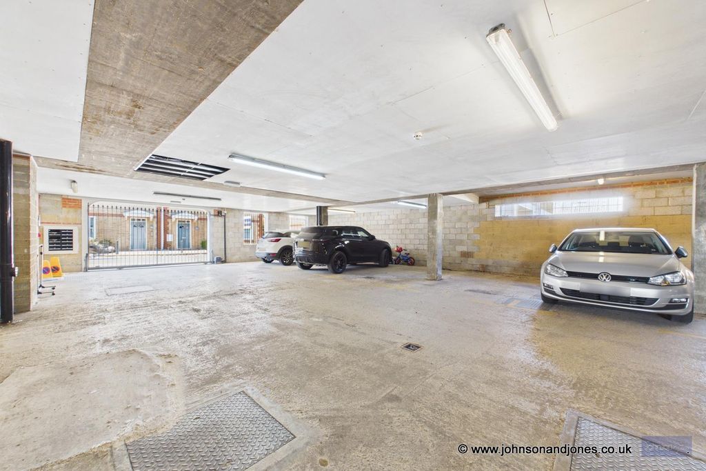 Additional image 17 of 2 bed flat for saleCoronation House, Chertsey KT16