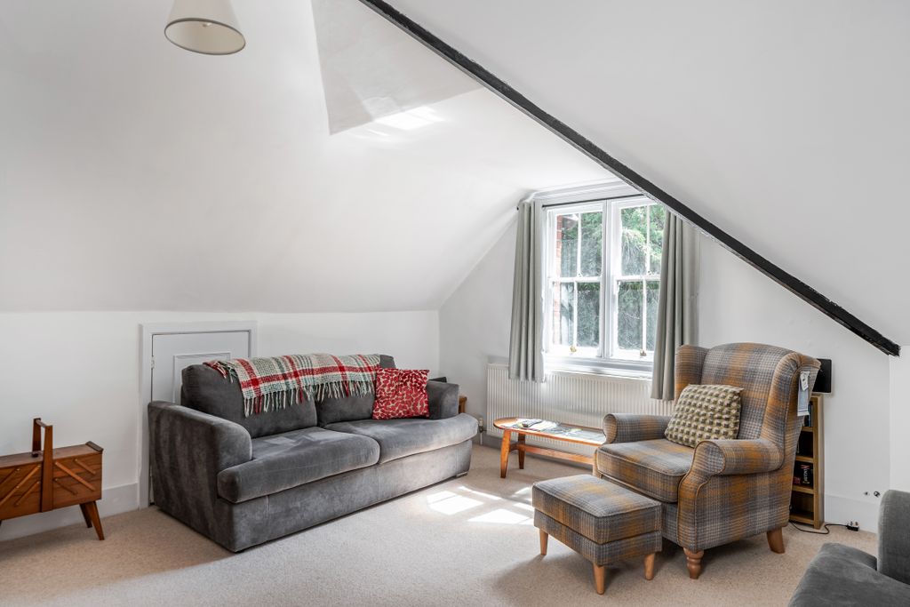 Additional image 10 of 2 bed flat for saleHarestone Hill, Caterham CR3