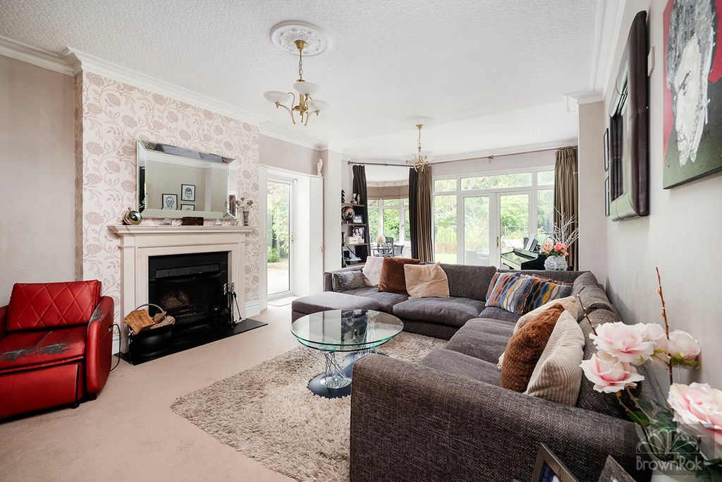 Additional image 4 of 5 bed detached house for saleHeathfield Road, Bushey, Hertfordshire WD23