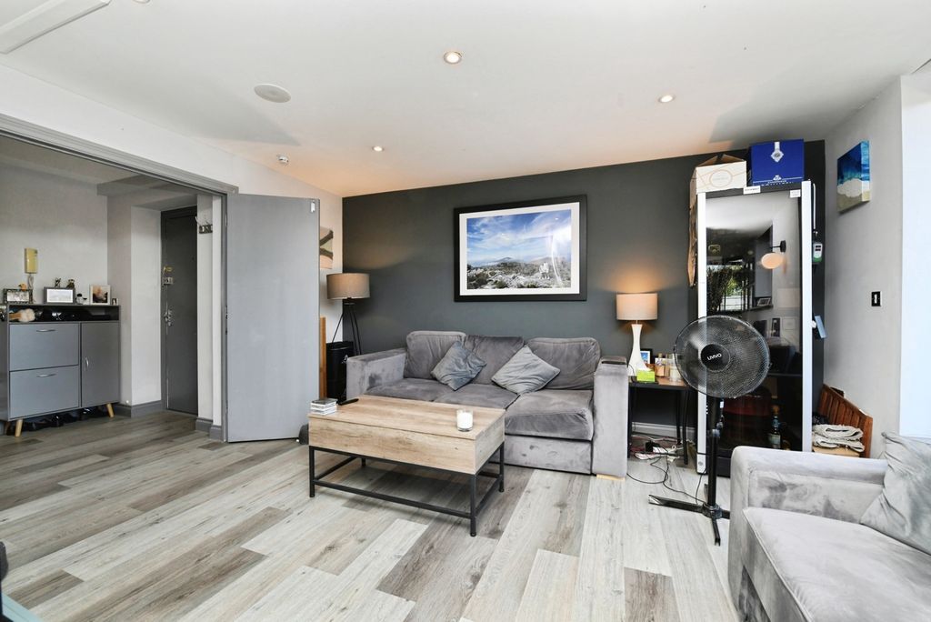 Additional image 16 of 2 bed flat for saleVictoria Court, New Street, Chelmsford, Essex CM1