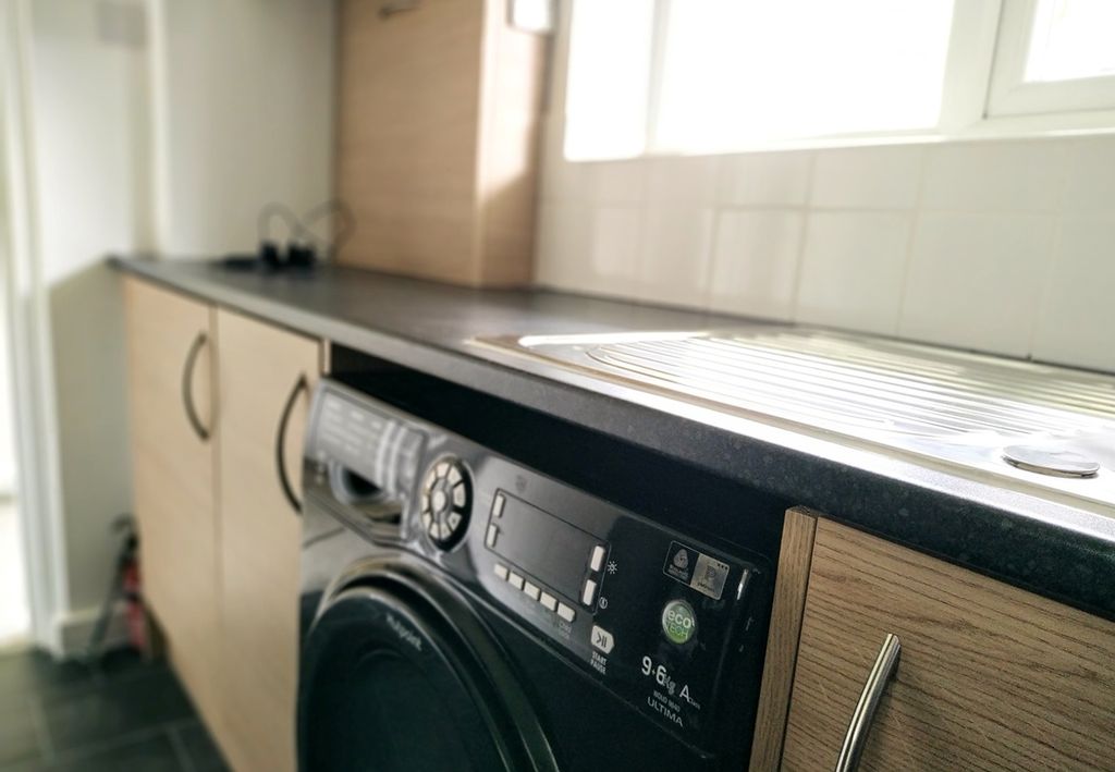 Additional image 7 of 2 bed flat for sale2 Bedroom + Garage, Chelmsford CM2