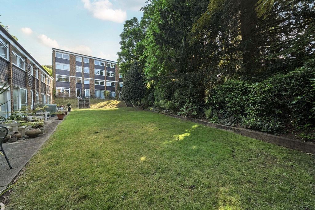 Additional image 17 of 3 bed flat for saleLubbock Road, Chislehurst, Kent BR7