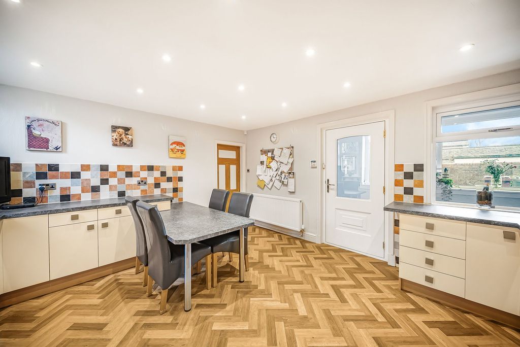 Additional image 18 of 4 bed detached house for salePadiham Road, Burnley BB12