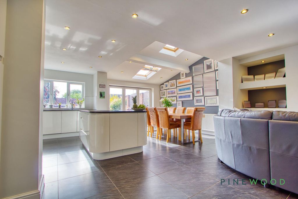 Additional image 14 of 5 bed semi-detached house for saleShaftesbury Avenue, Ashgate, Chesterfield, Derbyshire S40