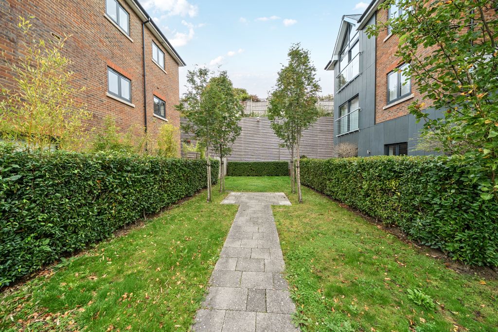 Additional image 18 of 2 bed flat for saleChurch Hill, Caterham CR3