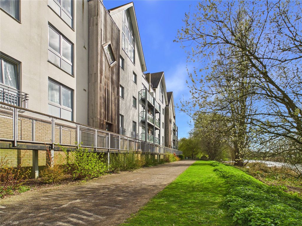 2 bed flat for saleBakers Court, Great Cornard, Sudbury, Suffolk CO10