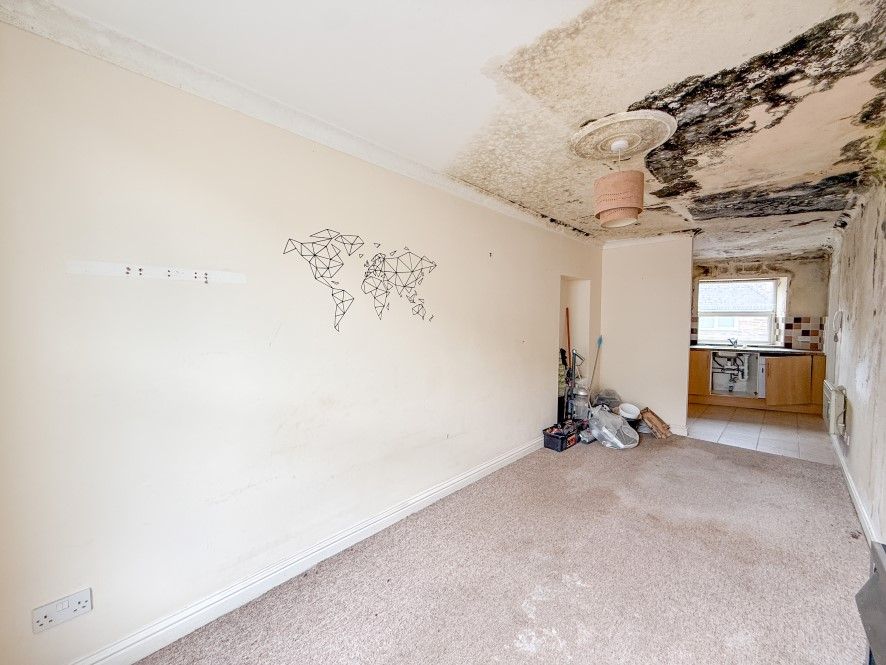 Additional image 6 of 1 bed flat for saleFlat 2, 12 Fore Street, Callington, Cornwall PL17