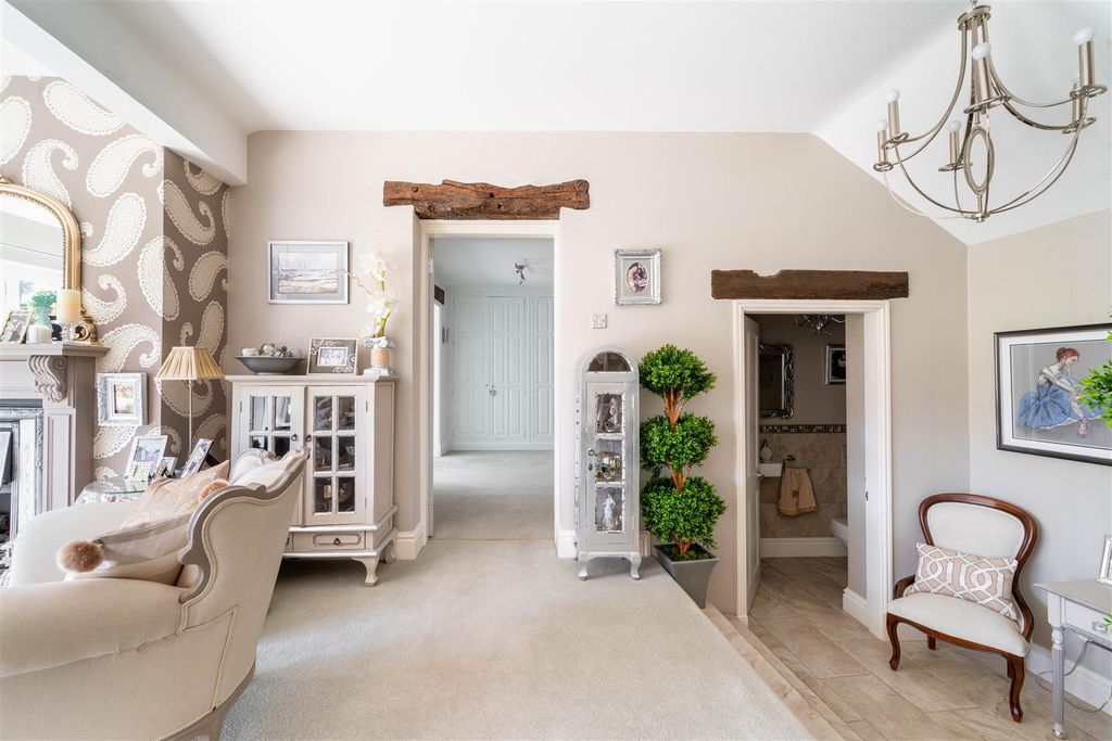 Additional image 6 of 4 bed property for saleHawthorne Barns, Walton Back Lane, Somersall, Chesterfield S42