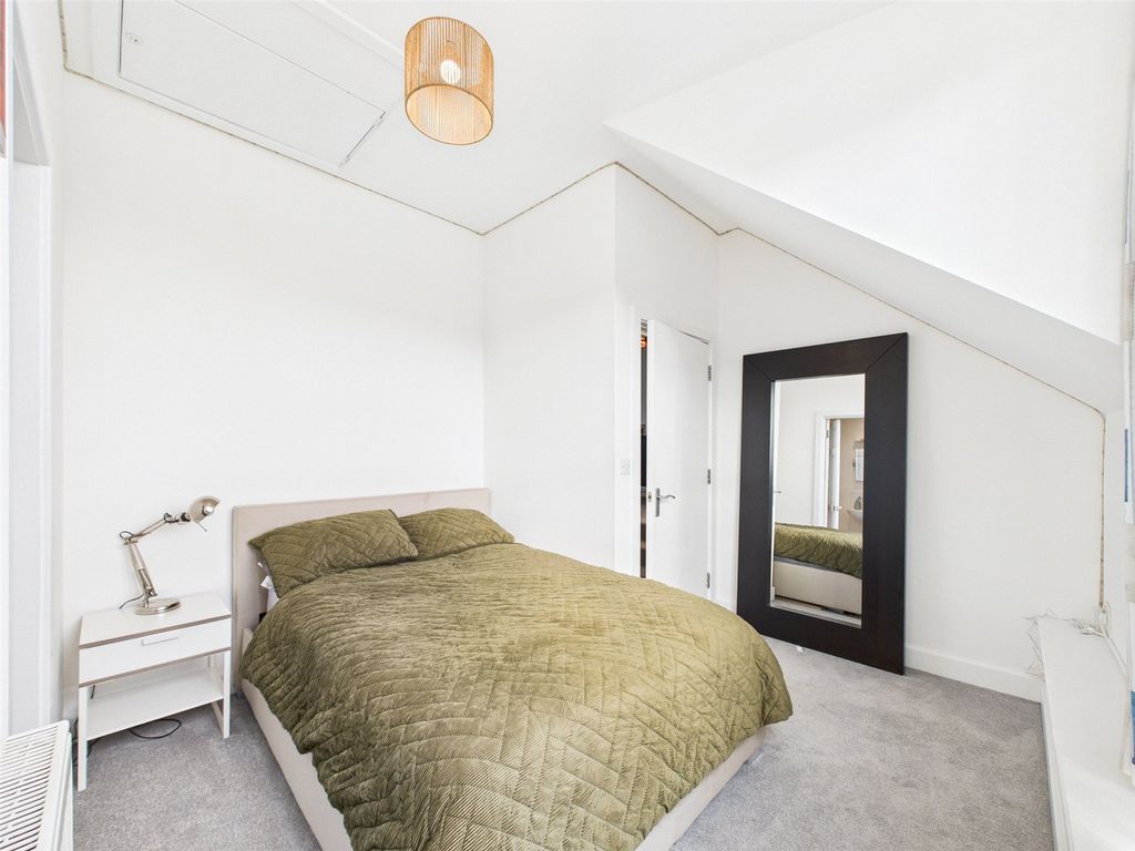 Additional image 6 of 2 bed flat for saleFernleigh Road, Wadebridge, Cornwall PL27
