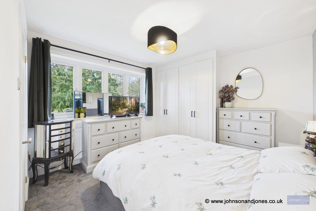 Additional image 4 of 4 bed detached house for saleLittle Green Lane, Chertsey KT16