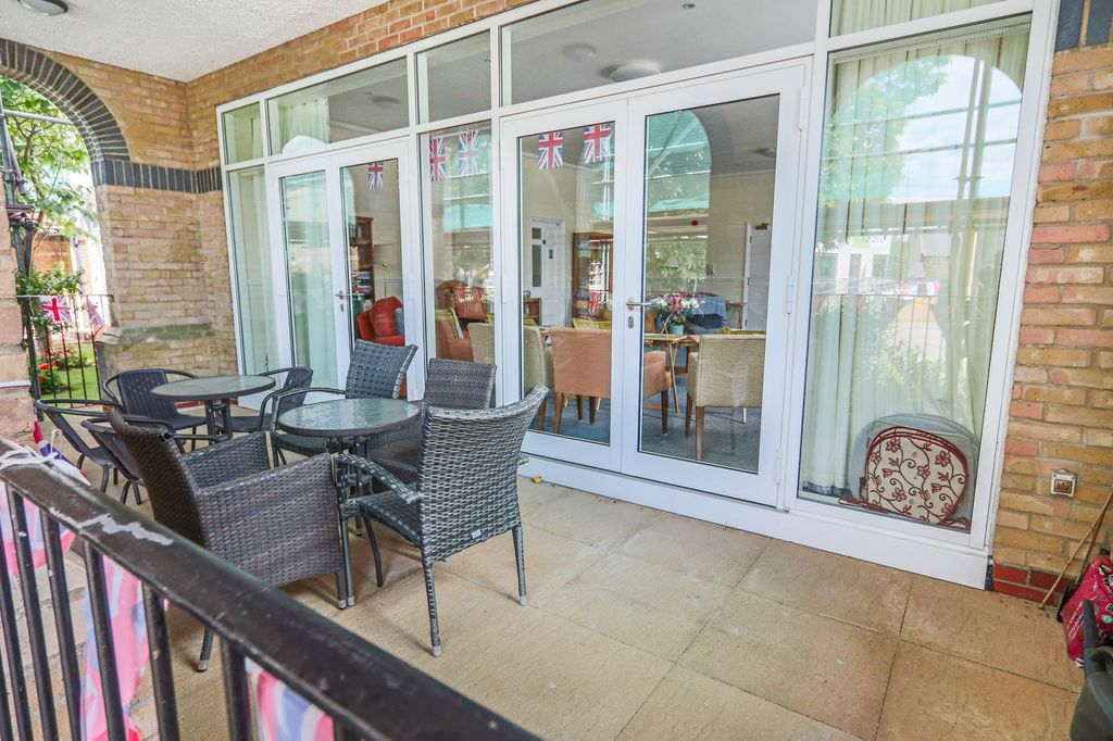 Additional image 13 of 2 bed flat for saleColdstream Road, Caterham CR3