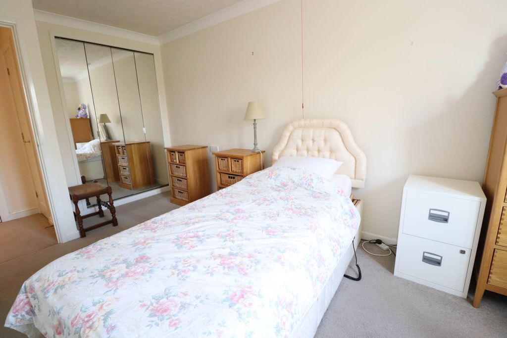 Additional image 6 of 1 bed flat for saleChurchill Court, Marlborough SN8