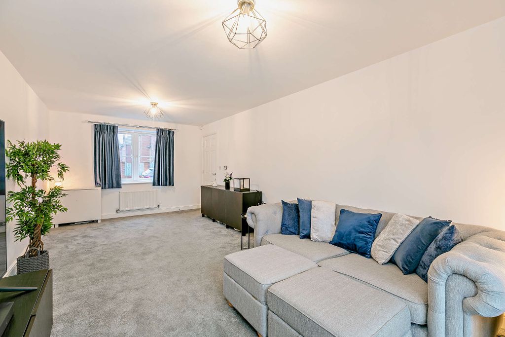 Additional image 8 of 4 bed detached house for saleLowe Lane, Castleford, West Yorkshire WF10