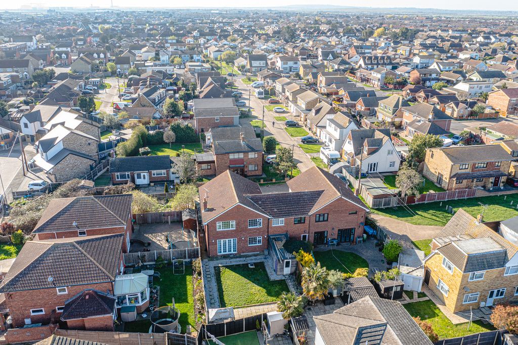 Additional image 29 of 5 bed semi-detached house for saleLylt Road, Canvey Island SS8