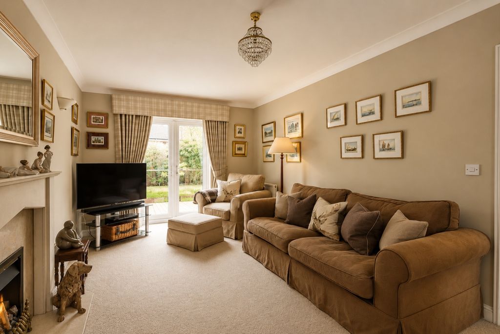 Additional image 3 of 4 bed semi-detached house for sale12 Cherry Tree Way, Carterton OX18
