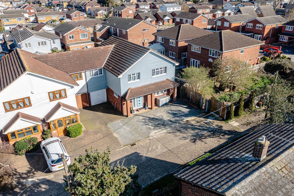 Additional image 26 of 5 bed semi-detached house for saleLylt Road, Canvey Island SS8