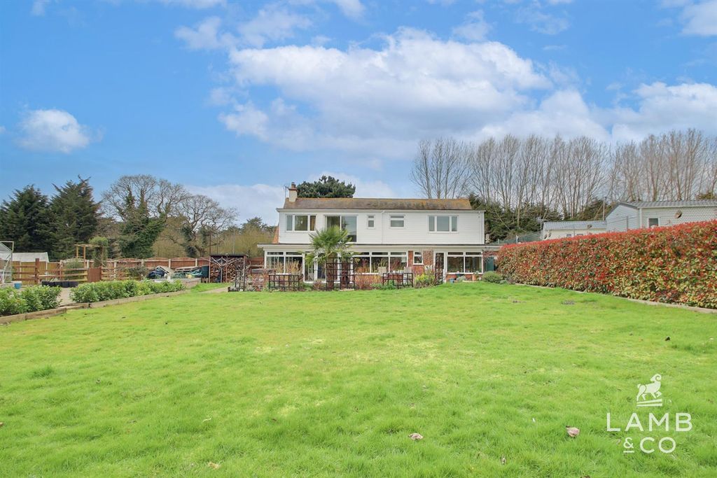 Additional image 28 of 5 bed detached house for saleLondon Road, Little Clacton CO16