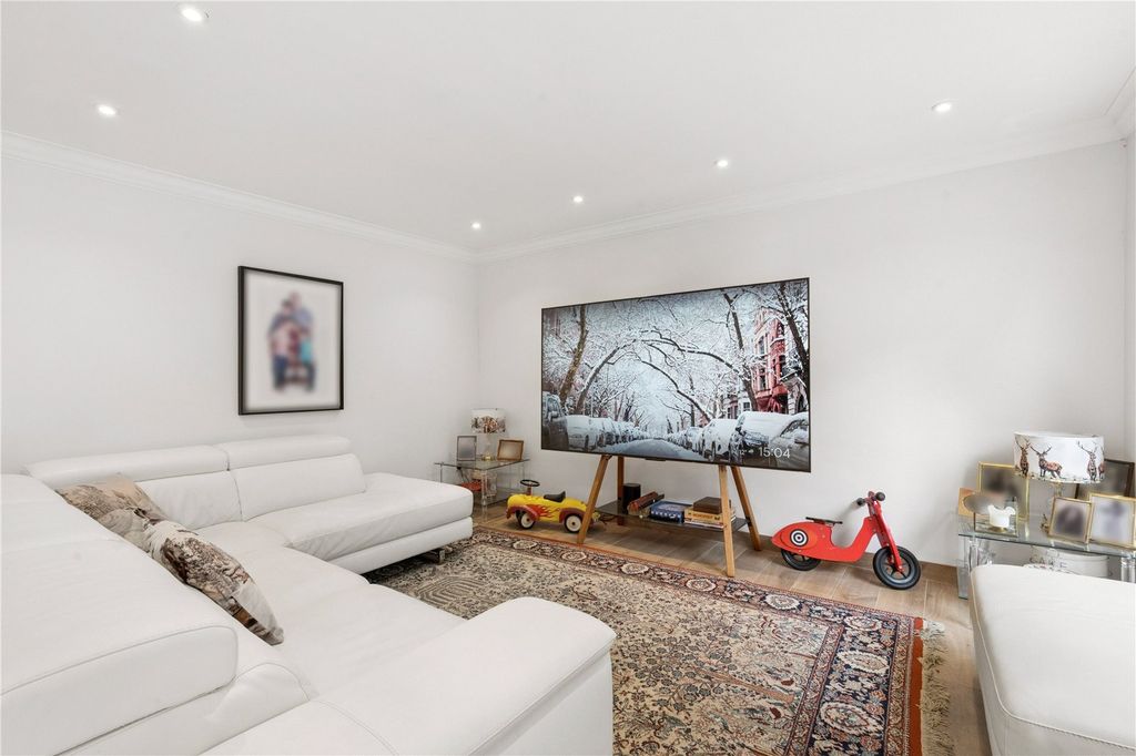 Additional image 16 of 5 bed detached house for saleWaverley Drive, Camberley, Surrey GU15