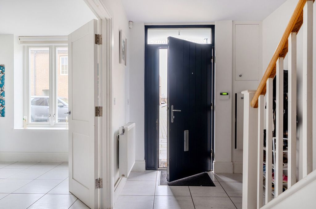 Additional image 5 of 3 bed flat for saleBroakes Road, Chichester PO19