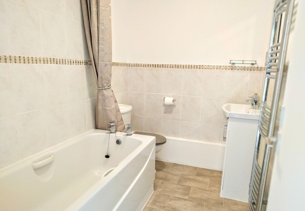 Additional image 5 of 2 bed flat for sale2 Bedroom + Garage, Chelmsford CM2