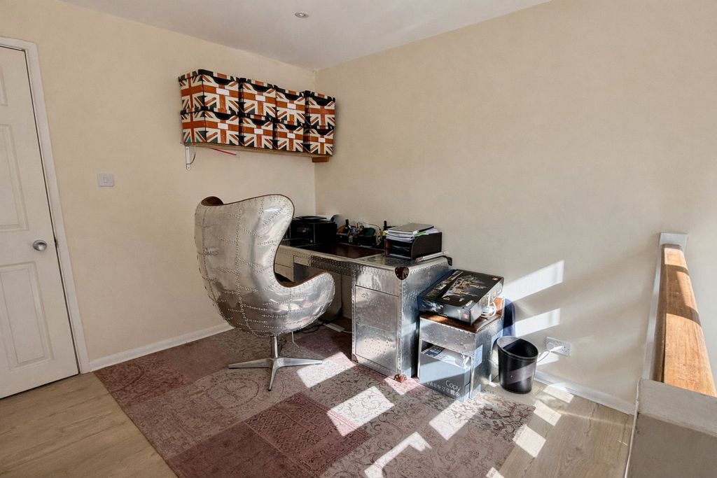 Additional image 19 of 4 bed detached bungalow for saleWalkers Ridge, Camberley GU15