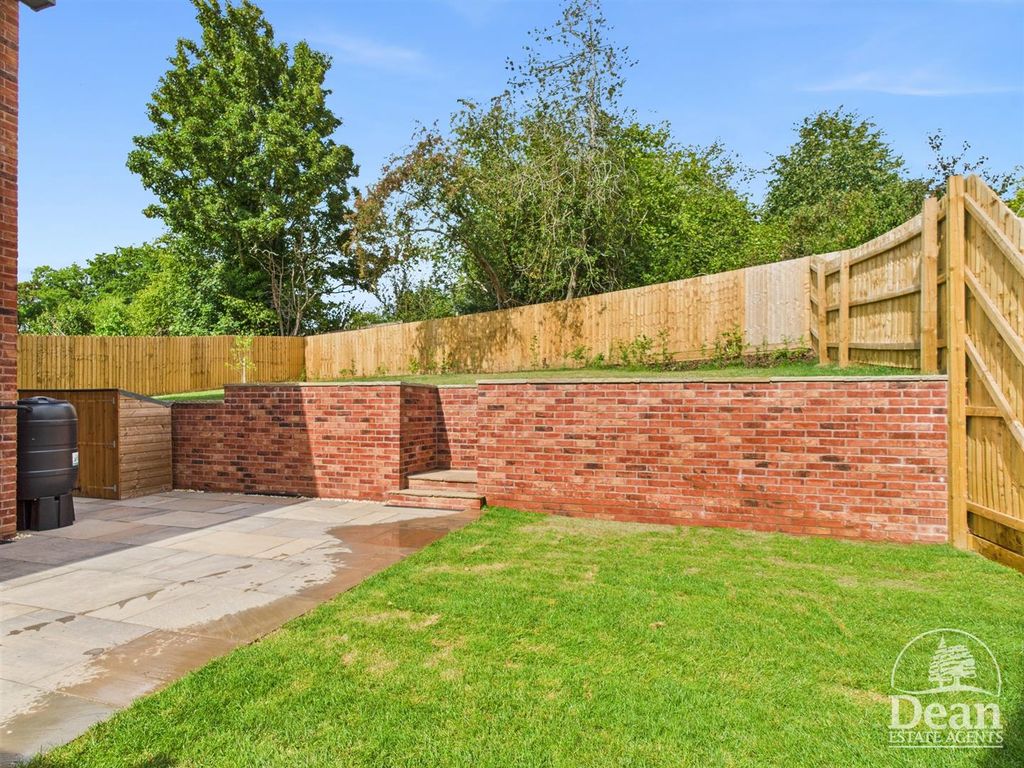 Additional image 2 of 4 bed detached house for saleSchool Close, Cinderford GL14