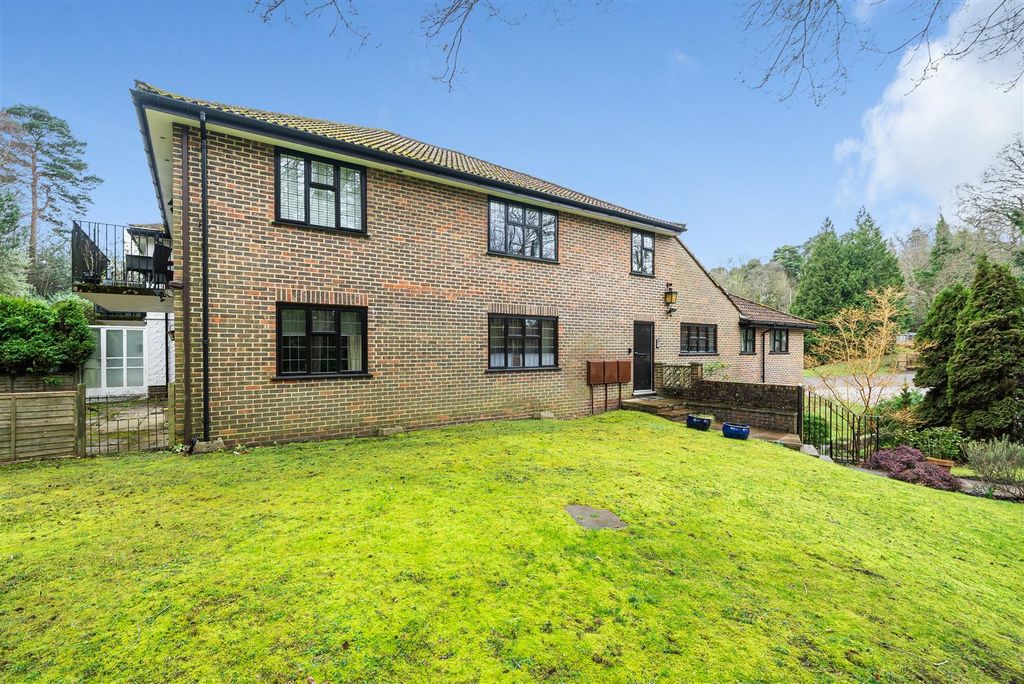 Additional image 10 of 2 bed flat for saleThe Manor House, Portesbery Hill Drive, Camberley GU15