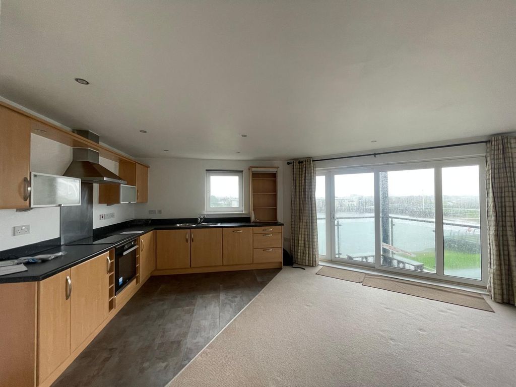 Additional image 6 of 3 bed flat for saleFlat 30, Cwrt Naomi, Pentre Doc Y Gogledd, Llanelli, Carmarthenshire SA15