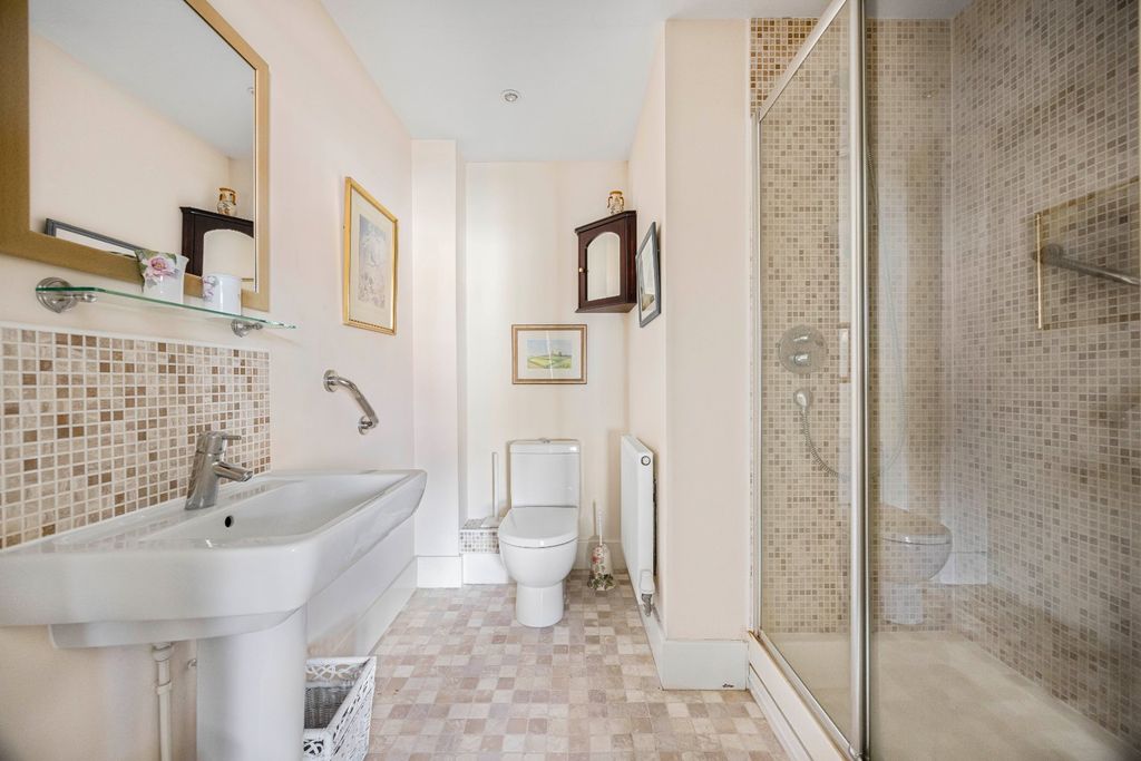 Additional image 18 of 3 bed detached house for saleBingham Close, Cirencester, Gloucestershire GL7