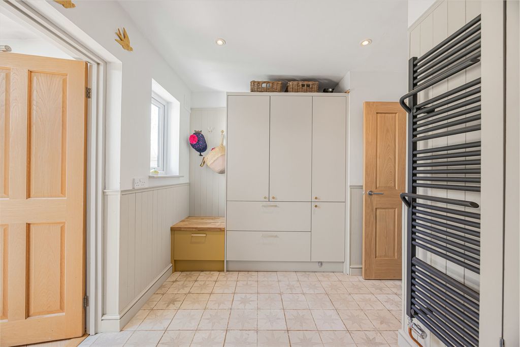 Additional image 10 of 4 bed bungalow for saleBarn Way, Cirencester, Gloucestershire GL7