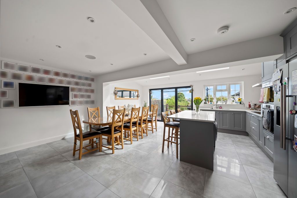 Additional image 2 of 4 bed semi-detached house for saleHarrow Road, Carshalton Beeches SM5