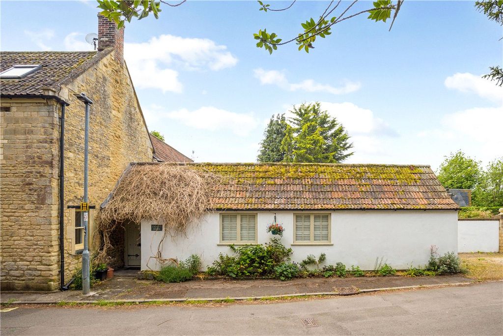 Additional image 18 of 4 bed semi-detached house for saleCastle Street, Calne, Wiltshire SN11