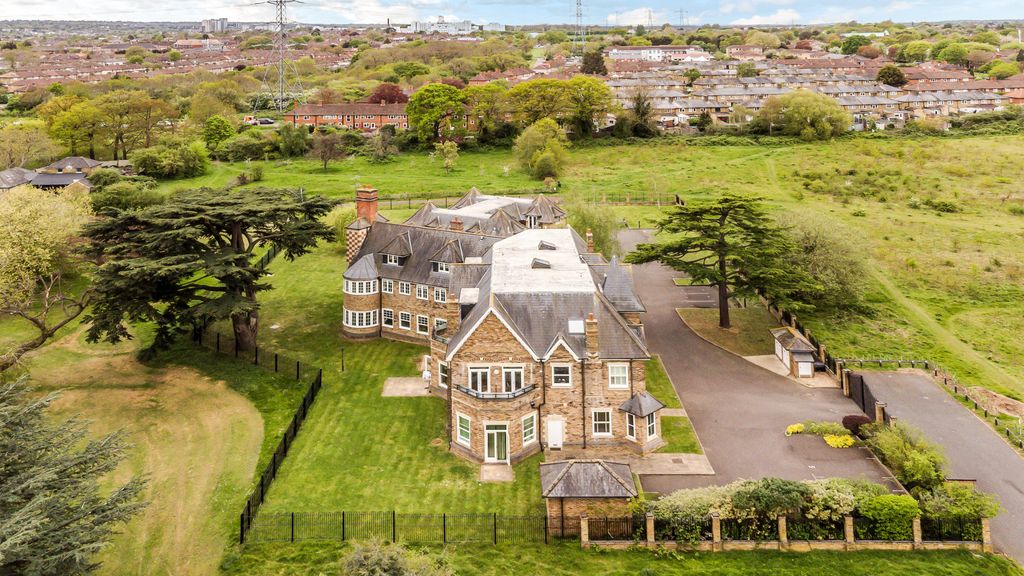 Additional image 29 of 2 bed flat for salePoulter Park, Bishopsford Road, Morden SM4