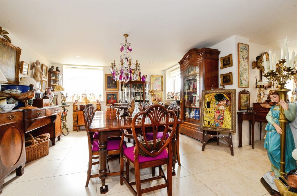 Additional image 8 of 3 bed penthouse for saleMarlborough Drive, Bushey WD23