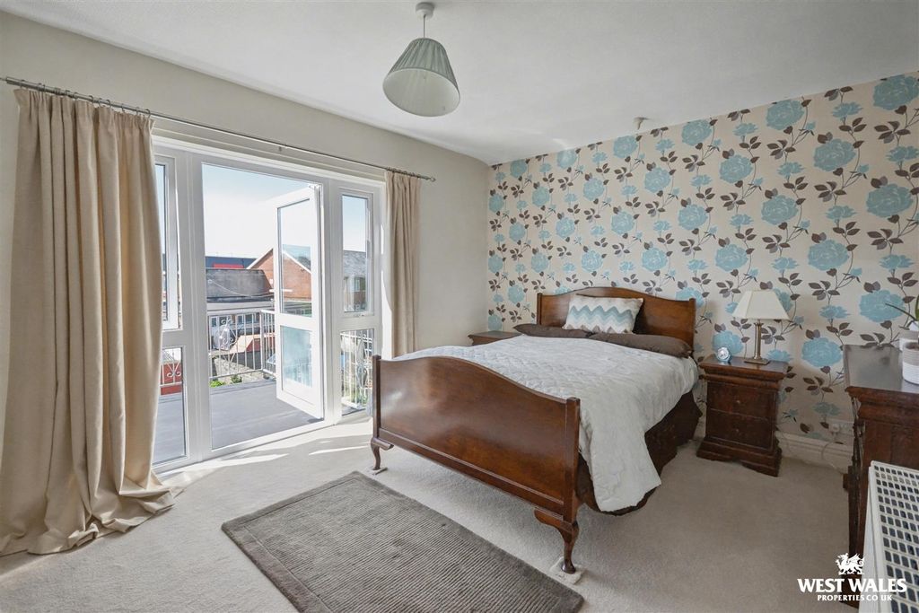 Additional image 23 of 5 bed semi-detached house for salePark Place, Cardigan SA43