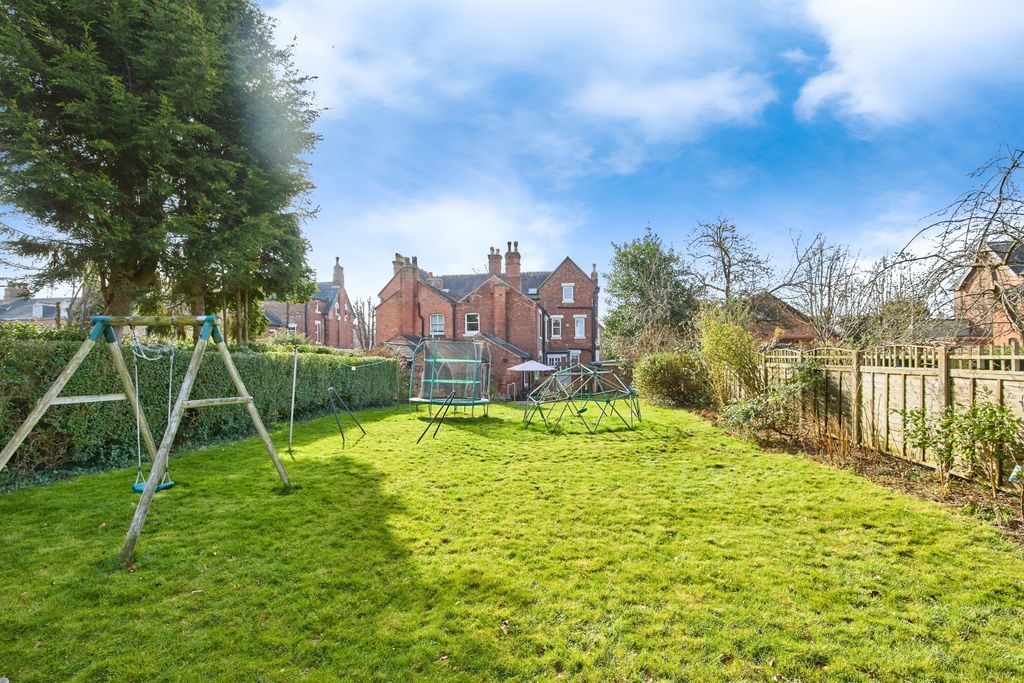 Additional image 29 of 7 bed semi-detached house for saleAlexandra Road, Burton-On-Trent, Staffordshire DE15
