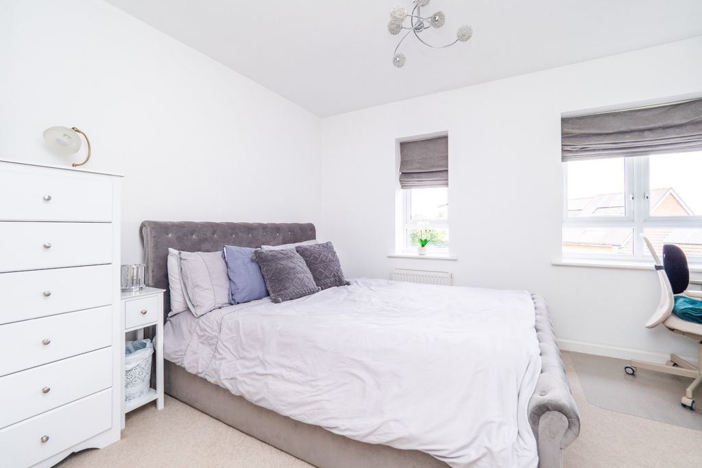 Additional image 7 of 2 bed flat for saleDiamond Jubilee Way, Carshalton, Surrey SM5