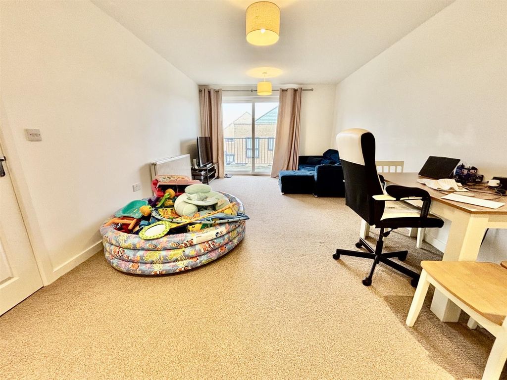 Additional image 12 of 2 bed flat for saleStarboard Crescent, Chatham ME4