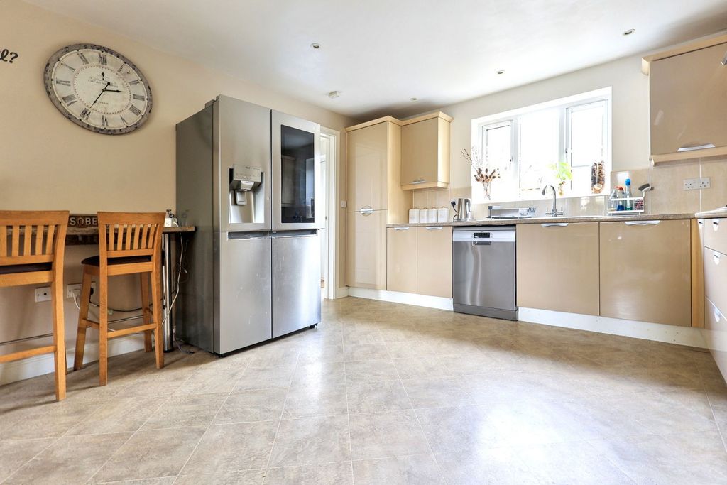 Additional image 4 of 5 bed detached house for saleBerryfield Way, Carterton OX18