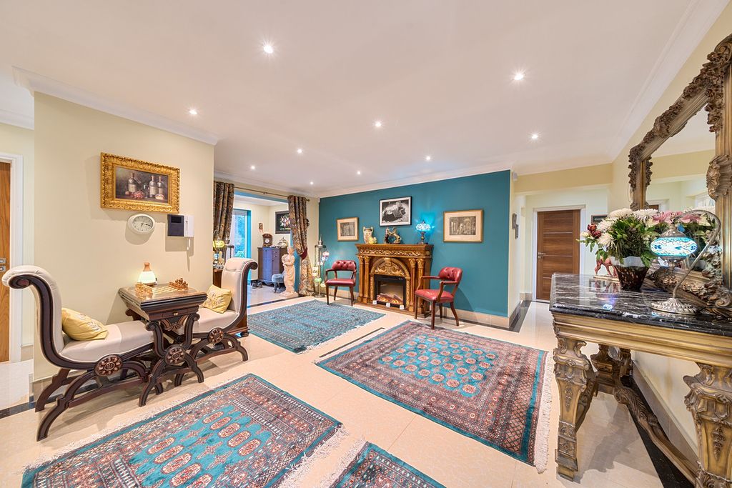 Additional image 4 of 5 bed detached house for saleHeathfield Road, Bushey WD23