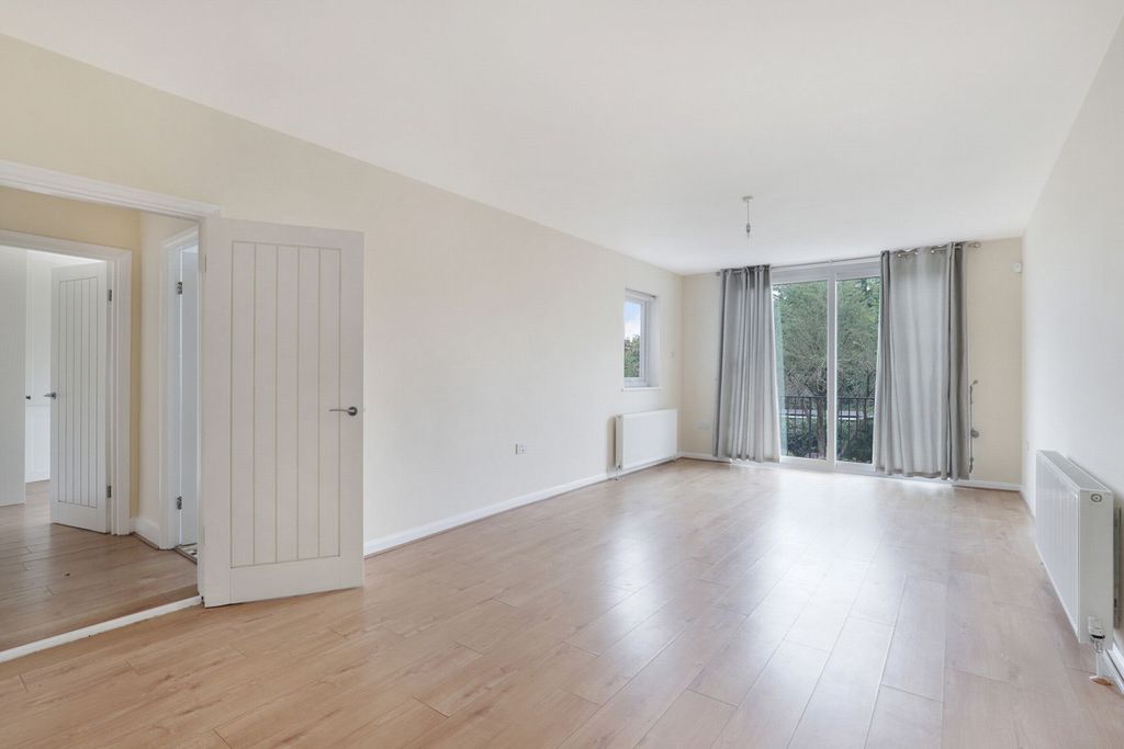 Additional image 3 of 3 bed detached house for saleRoebuck Lane, Buckhurst Hill IG9