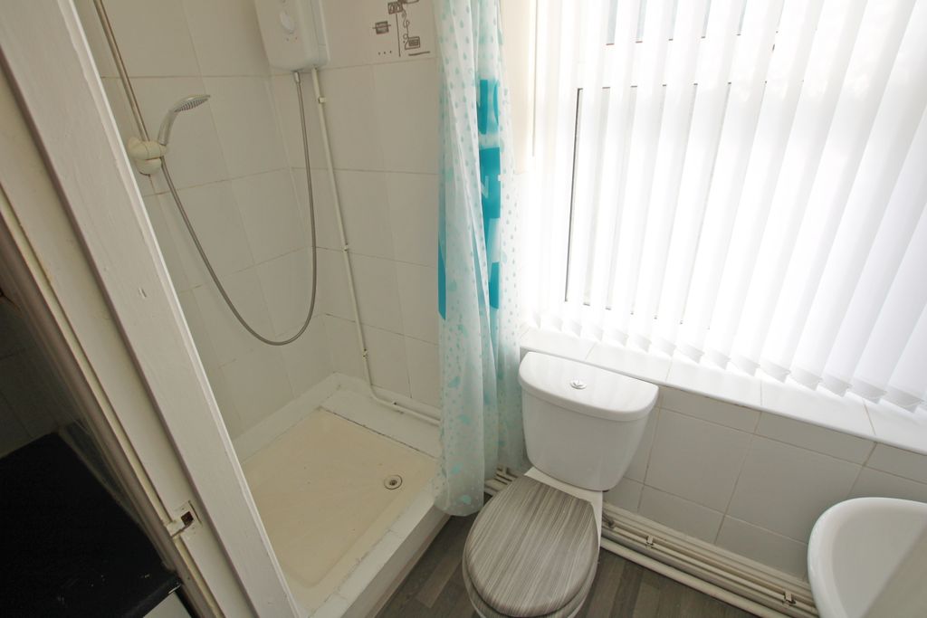 Additional image 9 of 3 bed flat for saleSt. James's Street, Burnley BB11