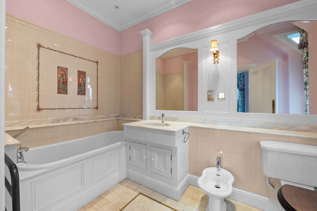 Additional image 17 of 6 bed detached house for saleTupwood Lane, Caterham CR3
