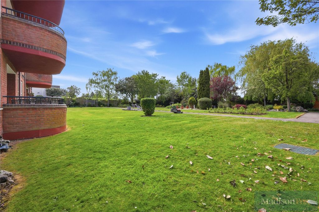 Additional image 29 of 2 bed flat for saleManor Road, Chigwell, Essex IG7