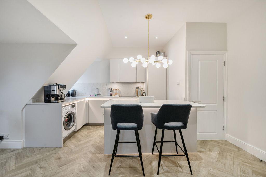 Additional image 3 of 2 bed flat for saleCamden Park Road, Chislehurst BR7