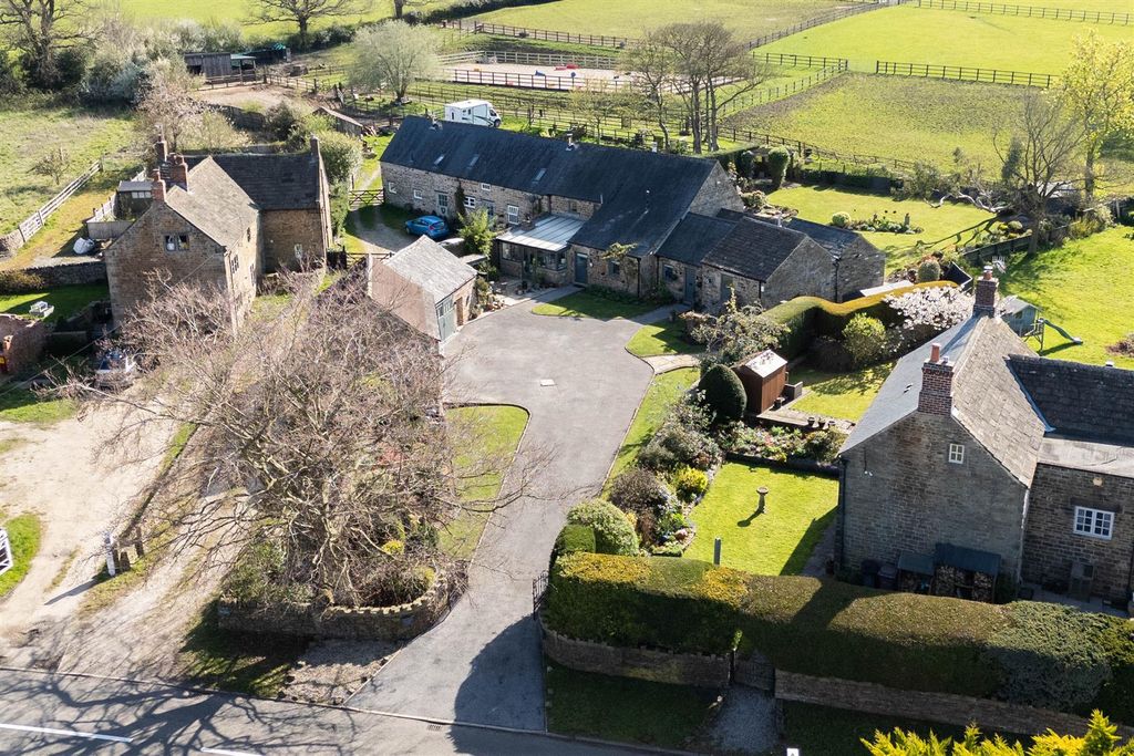 Additional image 75 of 4 bed property for saleHawthorne Barns, Walton Back Lane, Somersall, Chesterfield S42
