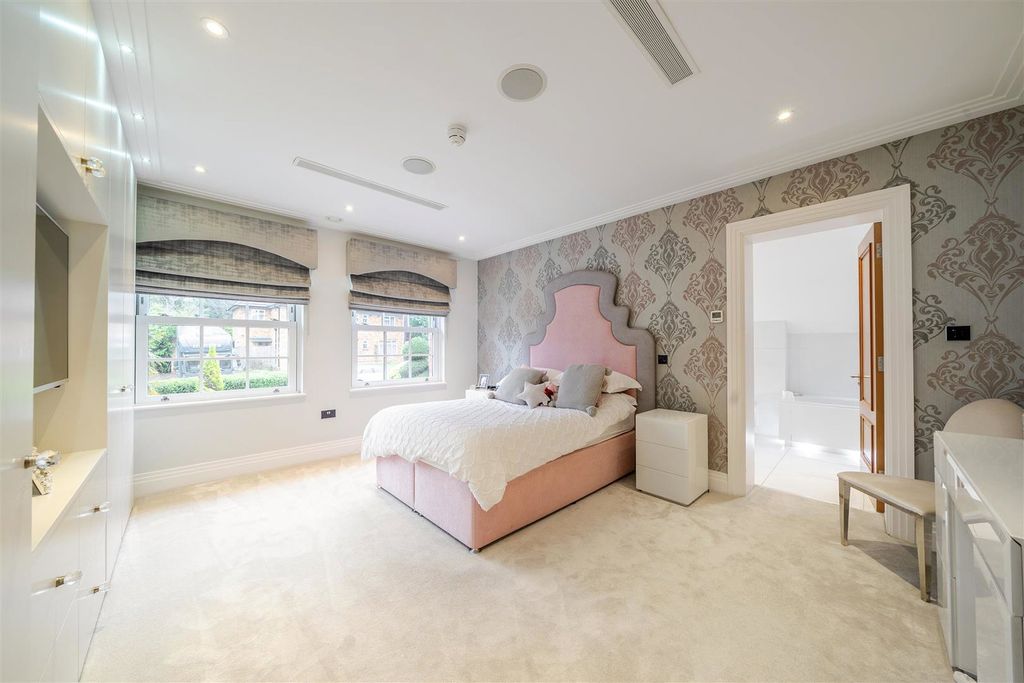 Additional image 23 of 5 bed detached house for saleProwse Avenue, Bushey Heath, Bushey WD23