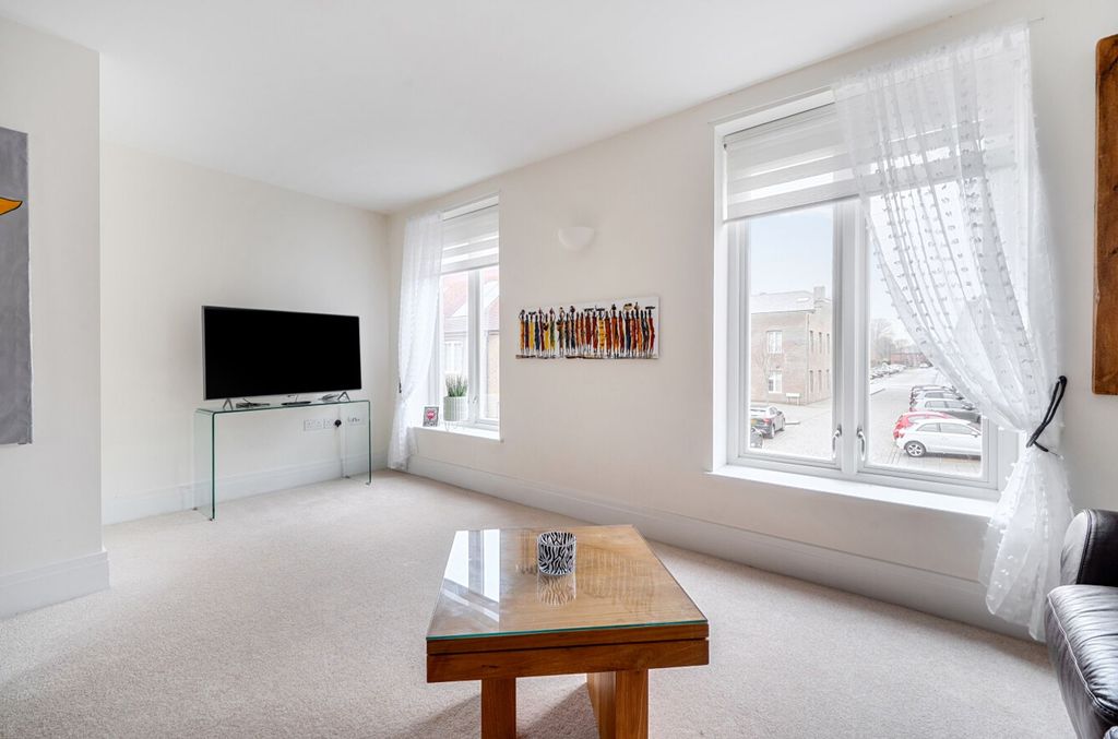 Additional image 9 of 3 bed flat for saleBroakes Road, Chichester PO19
