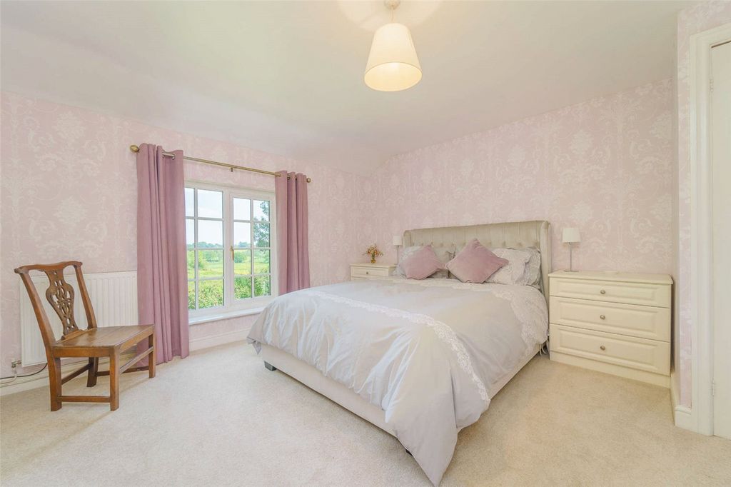 Additional image 10 of 7 bed equestrian for saleBackford, Chester CH2
